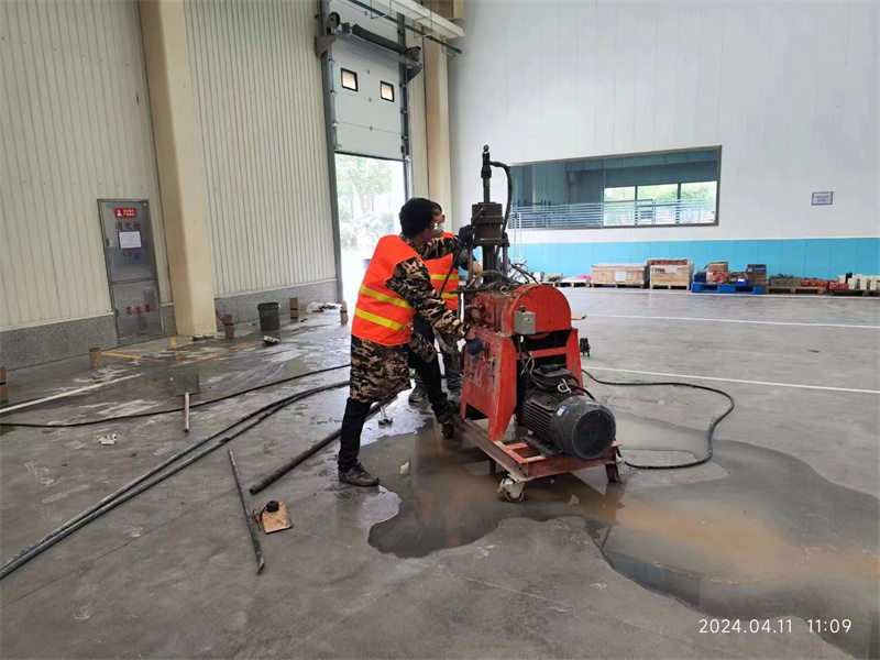 莲湖厂房地面下沉塌陷注浆加固施工